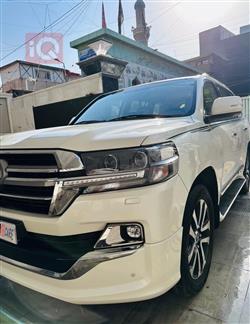 تۆیۆتا لاند کروزەر